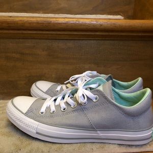 Size 8 converse sneakers
